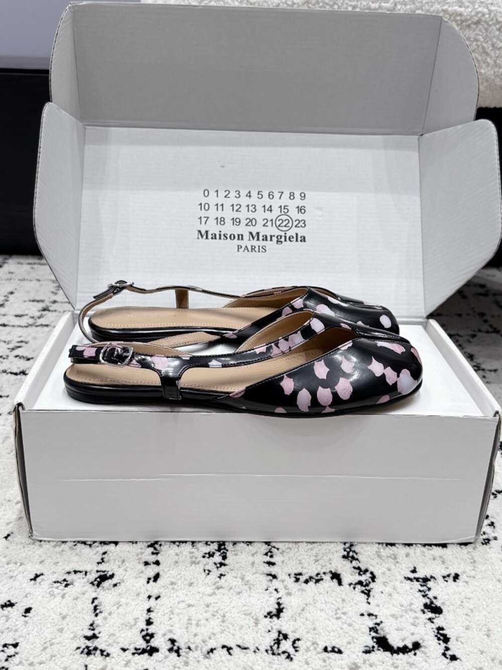 Maison Margiela Tabi split-toe flats with cherry blossom petal print - Picture 2 of 8